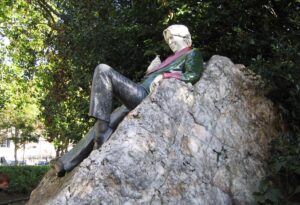 oscar wilde statue merrion square