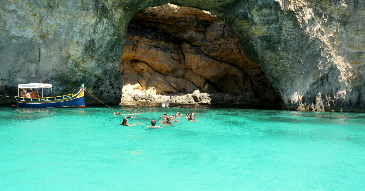 Ultimate Packing Guide for Studying English Abroad in Ireland, UK and Malta