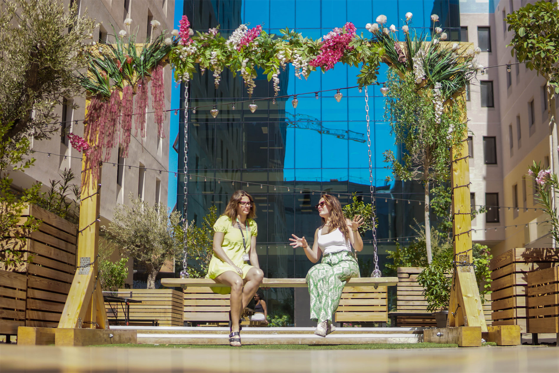 Campus-Hub-Piazza-Students